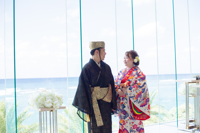 笑顔で見つめ合う