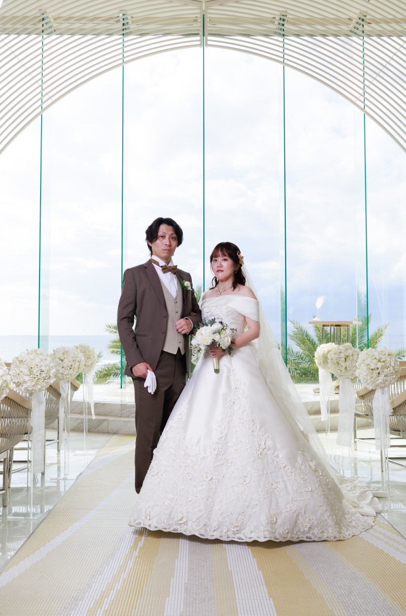 優しい自然光に包まれて、おふたりの幸せオーラ全開