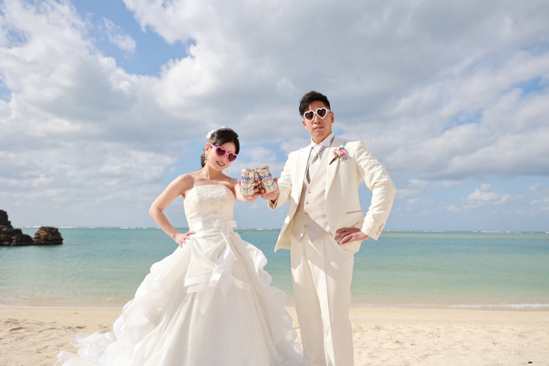 ♡ハートのサングラスにもご注目♡お茶目なふたり&hearts;