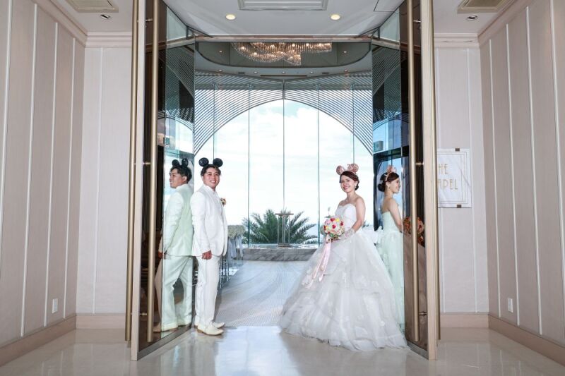 扉越しに見せる、おちゃめな一面