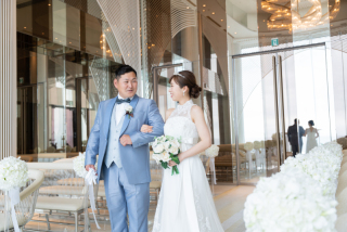 白ドレス×ビーチ　白ドレス×チャペル（ヘアチェンジ）