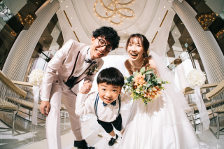 ウェディングドレス（ファミリーフォト）