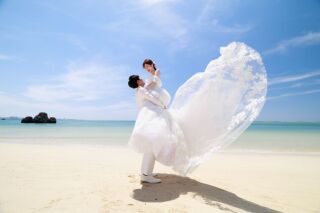 《思い出に残る♡特別な時間》美しい☆*沖縄アラハビーチ×本格リゾートチャペル撮影
