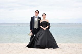 心に刻む、愛の誓いと海の風景