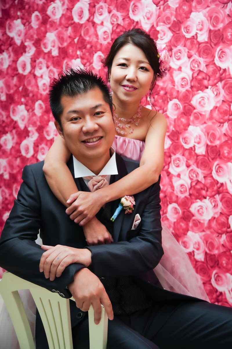 たくさんのバラとゴージャスに