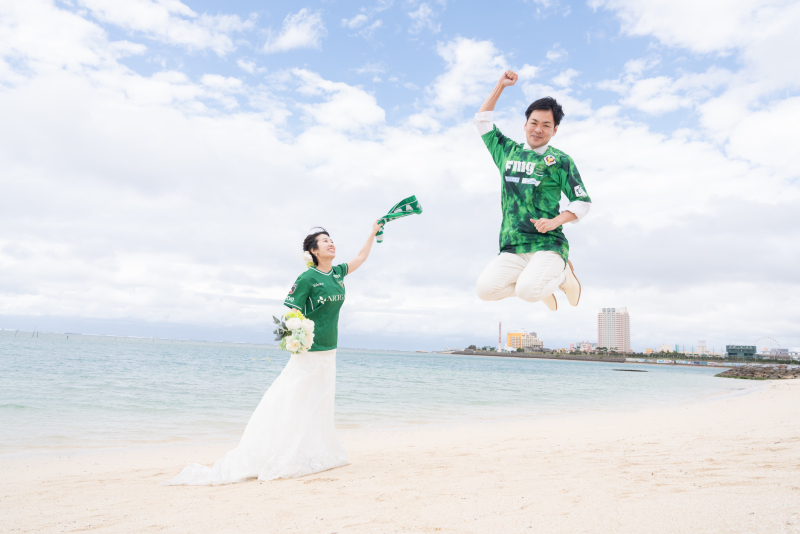 二人の思い出のグッズでパシャリ!