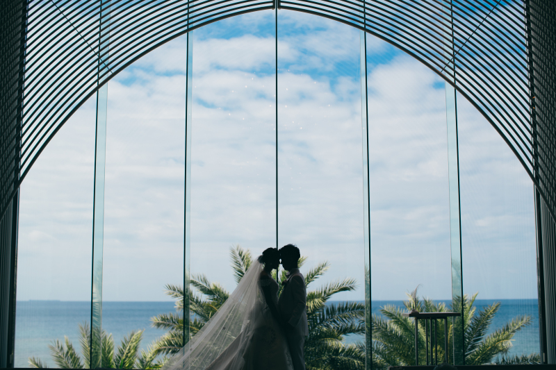 ≪チャペル＆ビーチ撮影≫優しい光に包まれたロマンチックな撮影