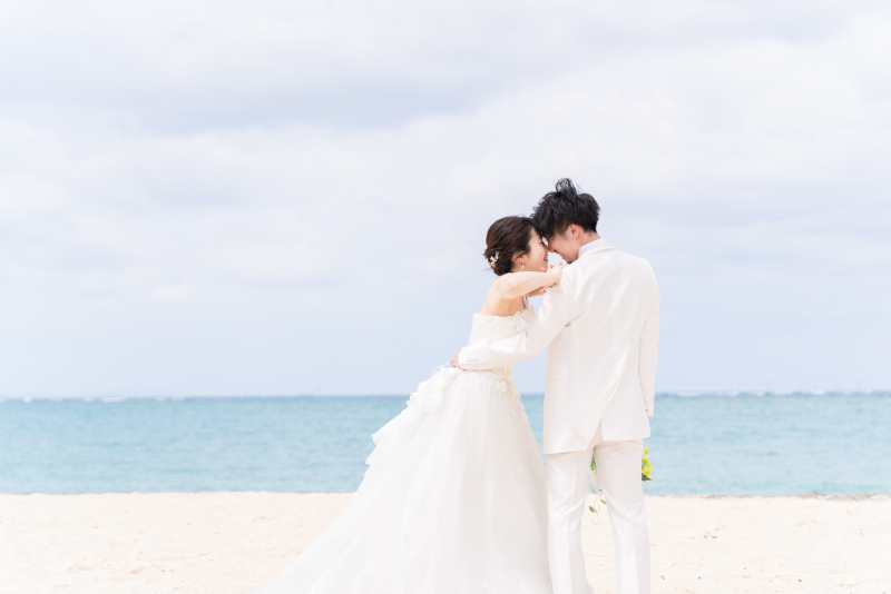 コツンと寄せ合って