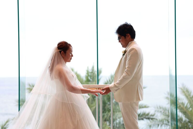 手を取り合って、見つめ合う☆彡