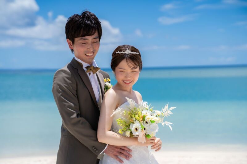 南国の風を感じながら、永遠に忘れない2人の思い出