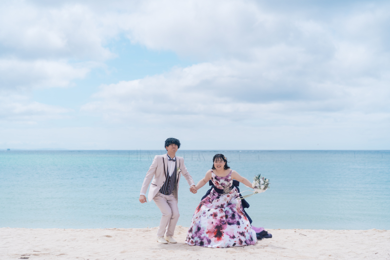 碧い海と笑顔まぶしい特別な瞬間~