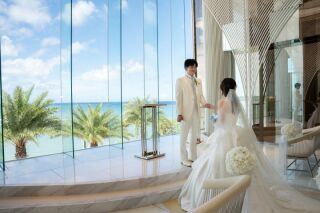 挙式を挙げたような気持ちになりました♡感動的な本格チャペルでのウエディングフォト