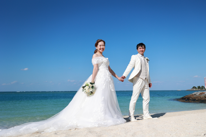 波打ち際を手を繋いで歩く、ただそれだけでいい♡♡