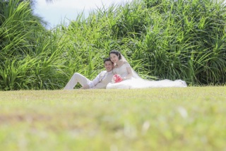 自然溢れるビーチとチャペルで♪