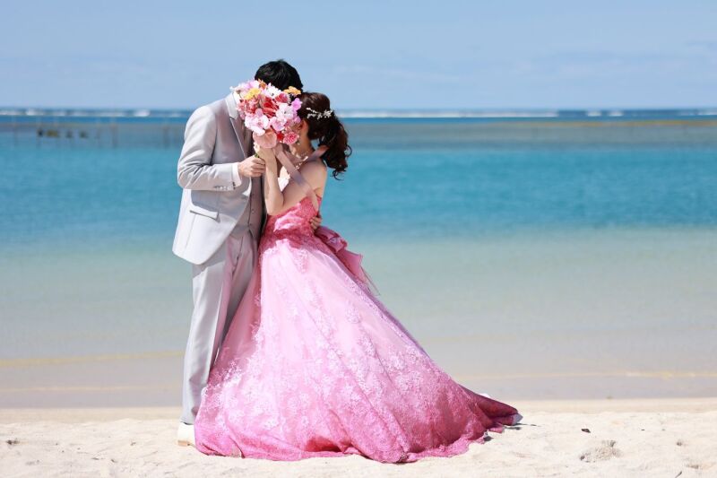 ブーケを使ったお写真はまるで映画のワンシーンに♡