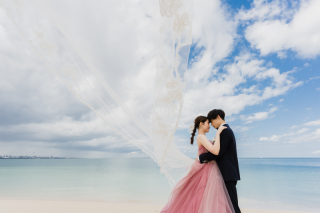 ウェディングドレス＆カラードレス（ビーチ＆チャペル）