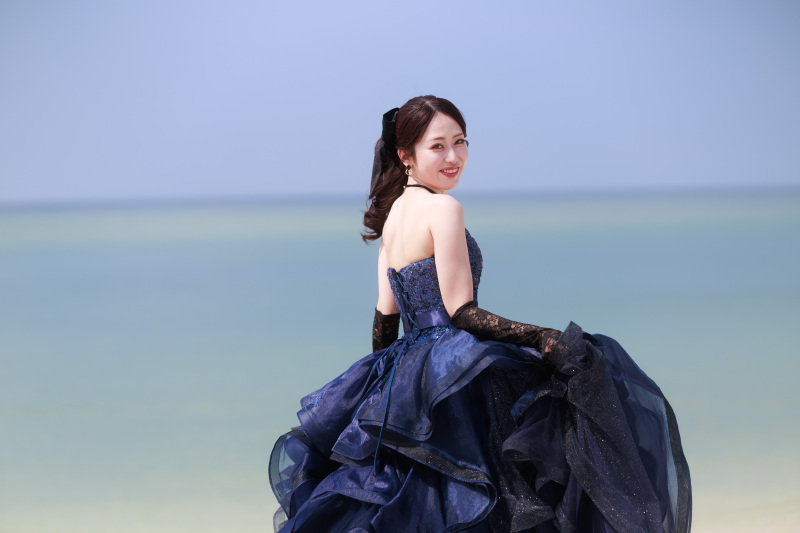 上品なドレスに包まれた美しい新婦様のソロショット