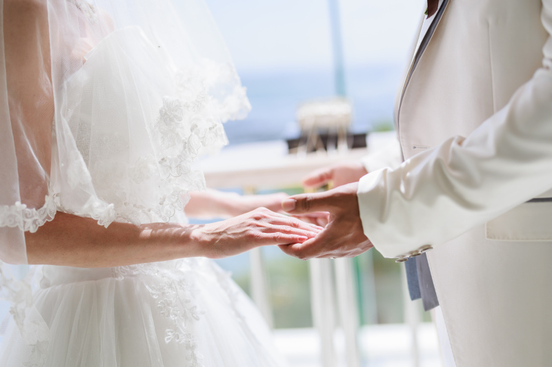 手を取り合って♡