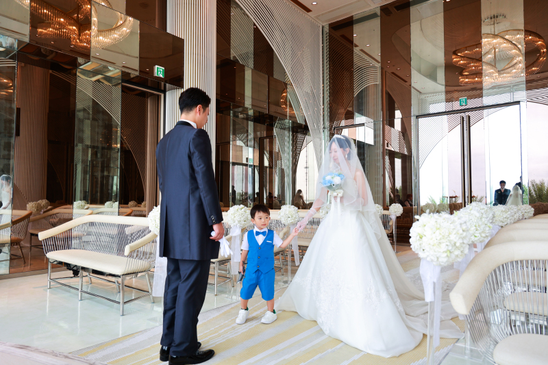 神秘的な雰囲気にちょっぴり緊張した皆さまが印象的