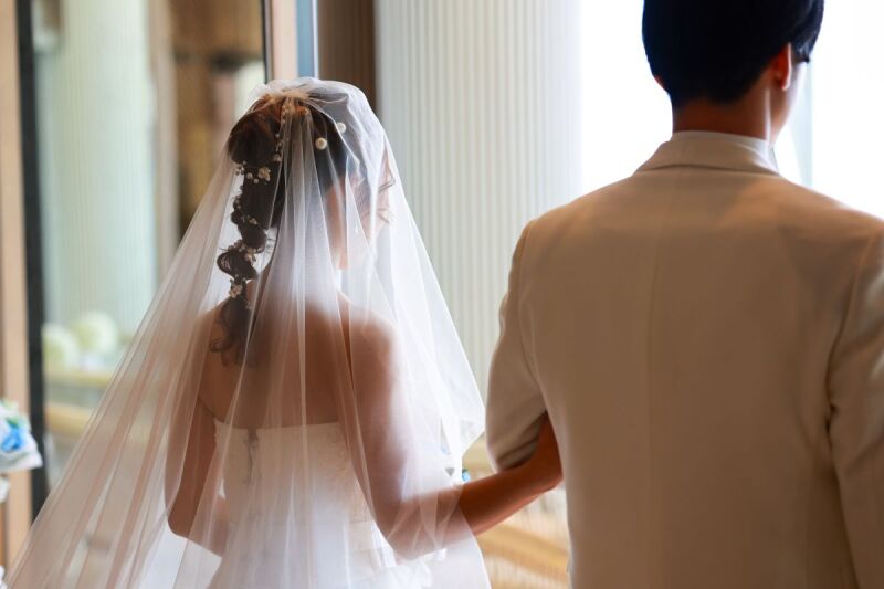 チャペルへ感動の入場シーン♡おふたりの大切な一歩