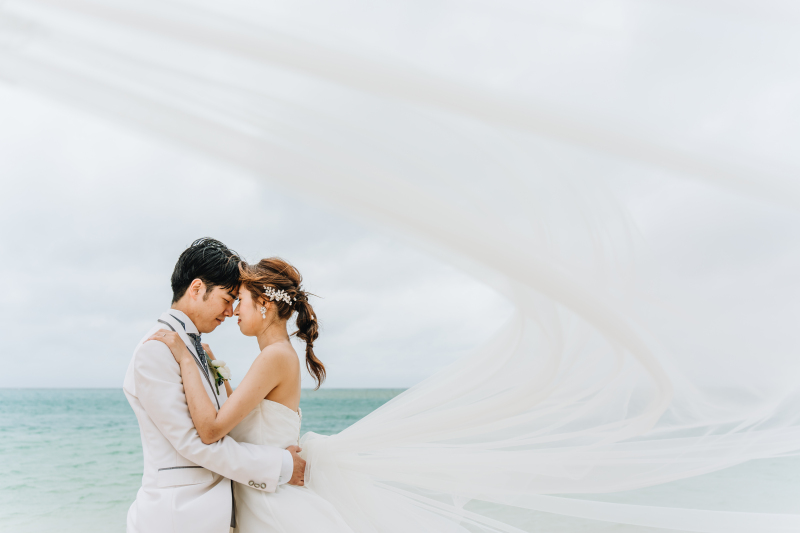 ロングベールをなびかせて