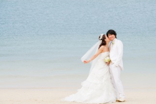 青空の下でのキス