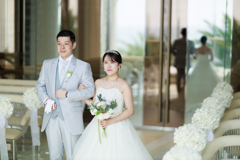 神秘的な雰囲気にちょっぴり緊張したお二人が印象的