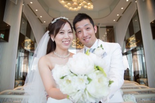 二人きりでチャペルにて