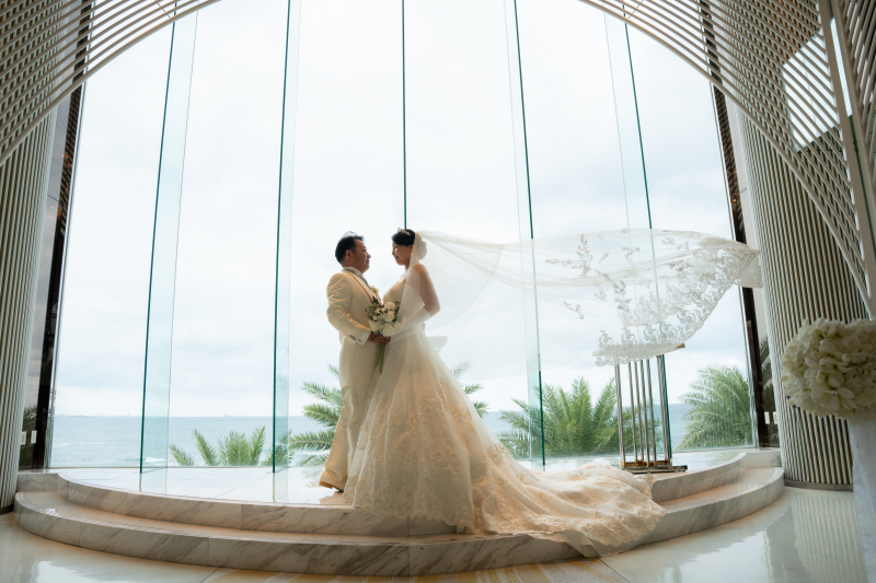 優しい自然光に包まれて、おふたりの幸せオーラ全開