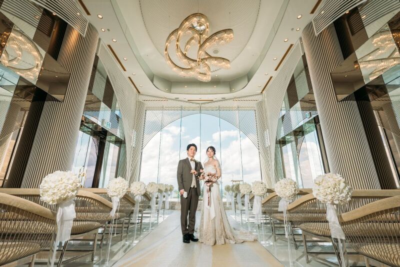 誓いを胸に並ぶふたり