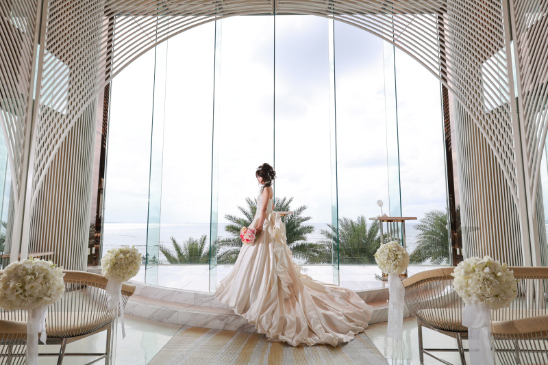 ボリュームあるドレスがさらに気分を盛り上げます♡