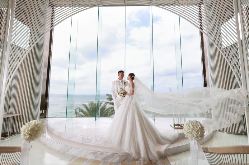 2人のシルエットが言葉にできないほどロマンチック