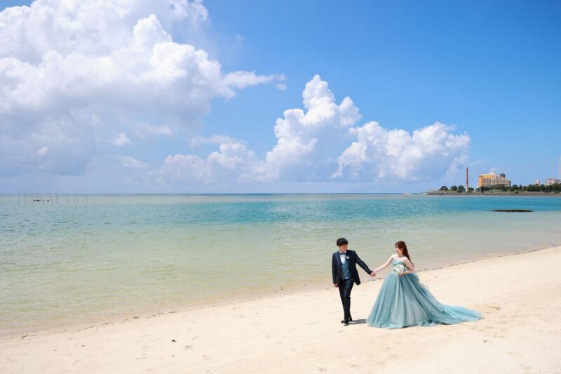 波打ち際を手を繋いで歩く、ただそれだけでいい♡♡