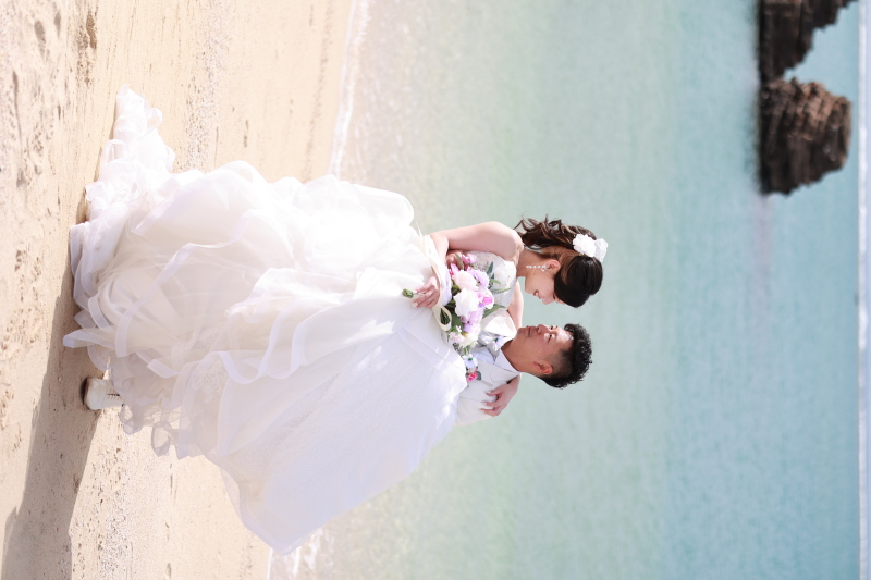 輝く未来に、ふたりの幸せに、弾む心が伝わります♪