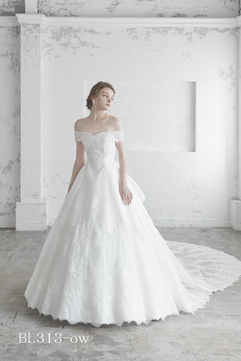 ウェディングドレスといえばコレ！王道の〝Aライン〟