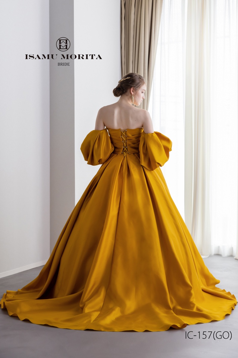 ルミエール北谷サロン_カラードレスが豊富