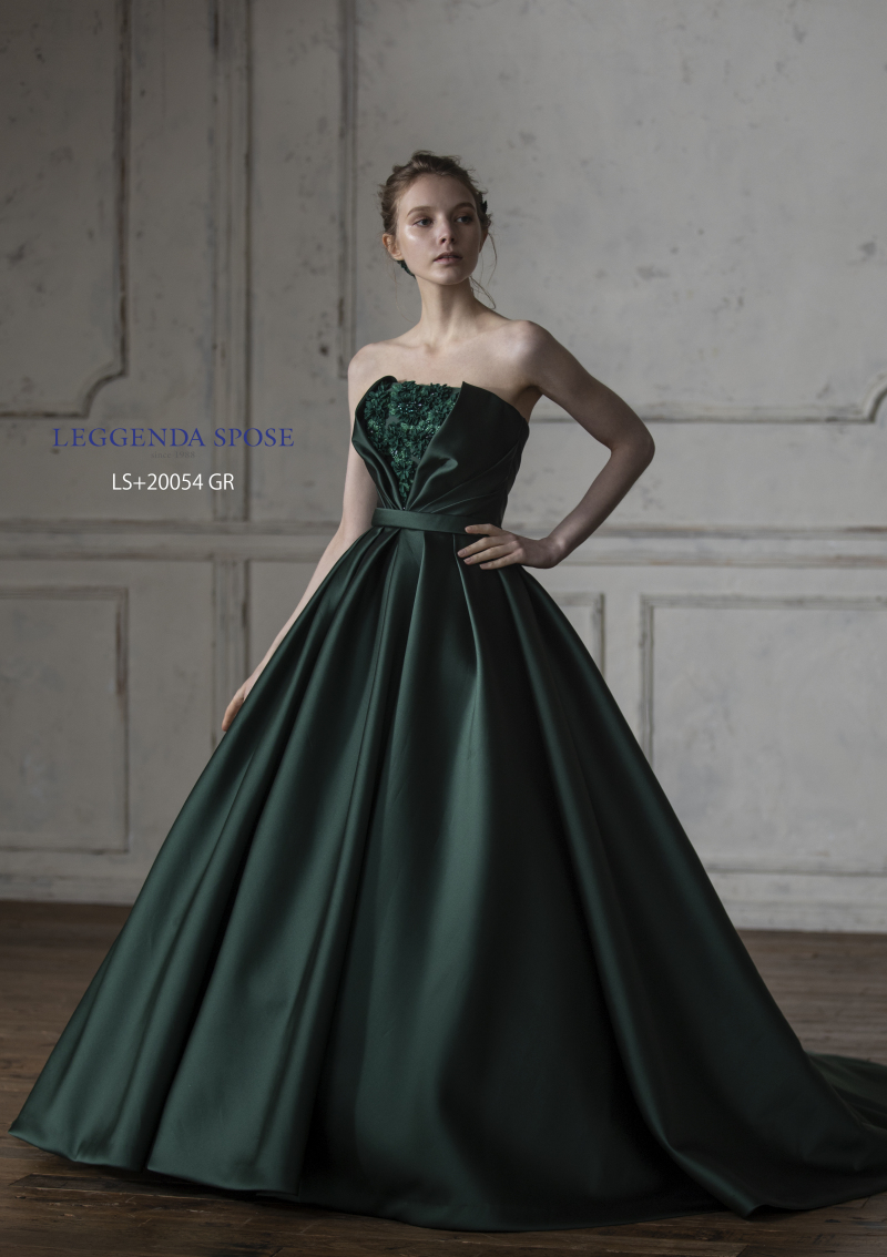 ルミエール北谷サロン_カラードレスが豊富