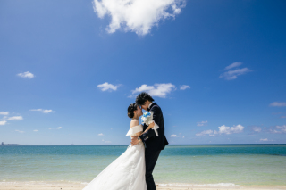 ルミエール北谷サロン_BEACH×WEDDING DRESS