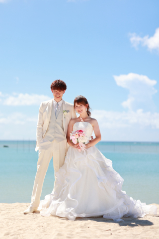 ルミエール北谷サロン_BEACH×WEDDING DRESS
