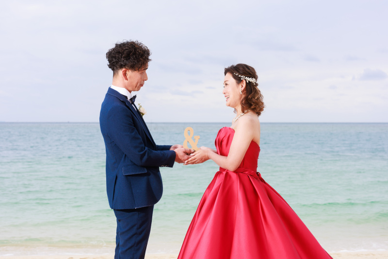 【挙式付】年末年始特価★25年12月~26年1月限定*チャペル挙式&ビーチフォト*200カット*洋装2ペア☆参列者4名様まで可能