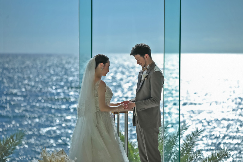 【挙式付】★年末年始特価★2025年12月~2026年1月限定*チャペル挙式&ビーチ撮影&会食6名様*洋装1ペア*200カット!