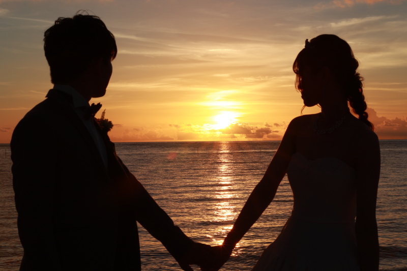 【ドローン撮影★特別プランB】チャペル&ビーチ(昼&夕)フォト/洋装2ペア/写真200カット/ムービー付