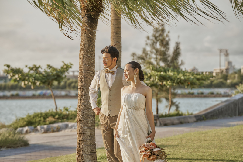 【挙式付】★年末年始特価★2025年12月~2026年1月限定*チャペル挙式&ビーチ撮影&会食6名様*洋装1ペア*200カット!