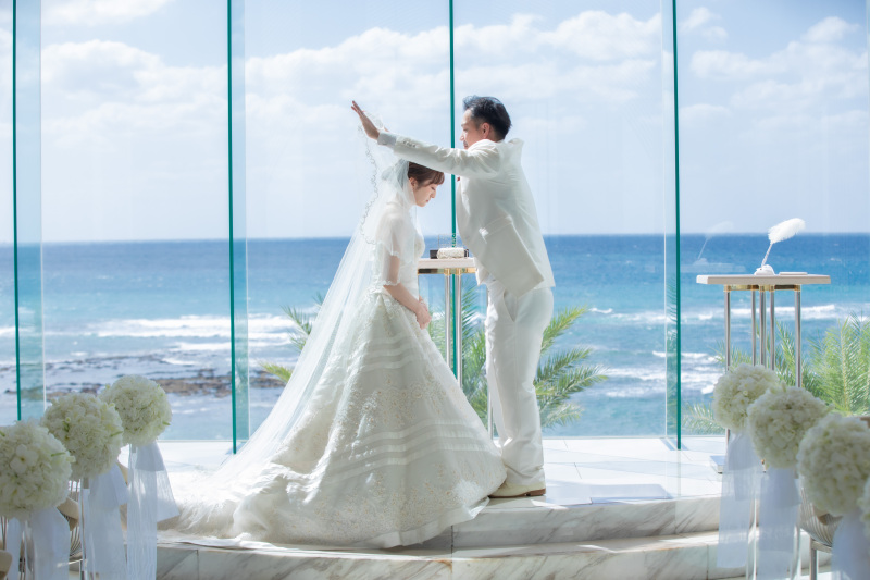 【挙式付】年末年始特価★25年12月~26年1月限定*チャペル挙式&ビーチフォト*200カット*洋装2ペア☆参列者4名様まで可能