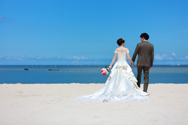 【挙式付】★年末年始★25年12月~26年1月限定*チャペル挙式&ビーチフォト*200カット*洋装1ペア☆参列者4名様まで可能!