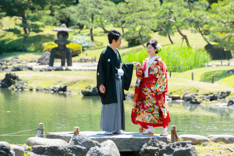 背景には池が！