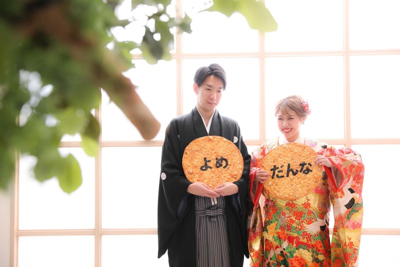 よく見ると…!?