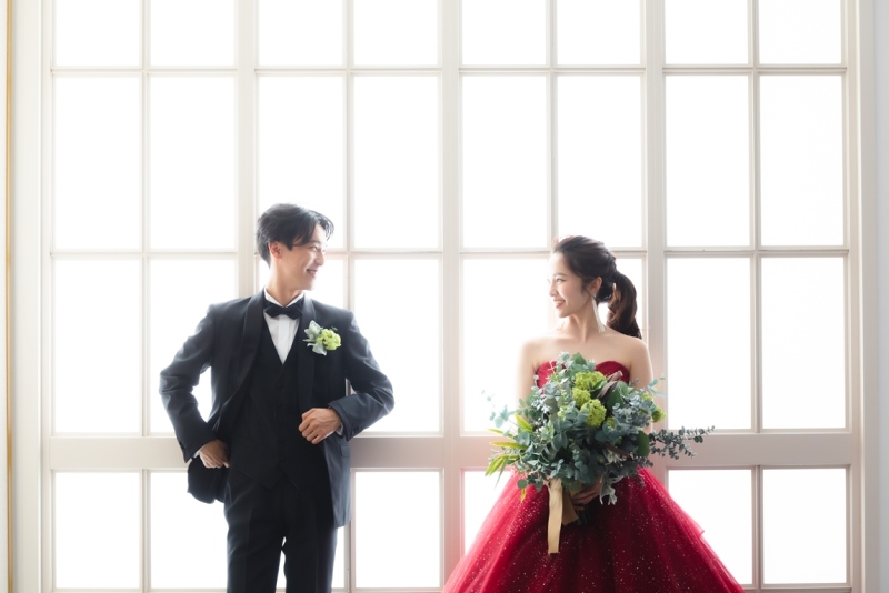 ワタベウェディング東京ベイフォトスタジオ_カラードレスが豊富