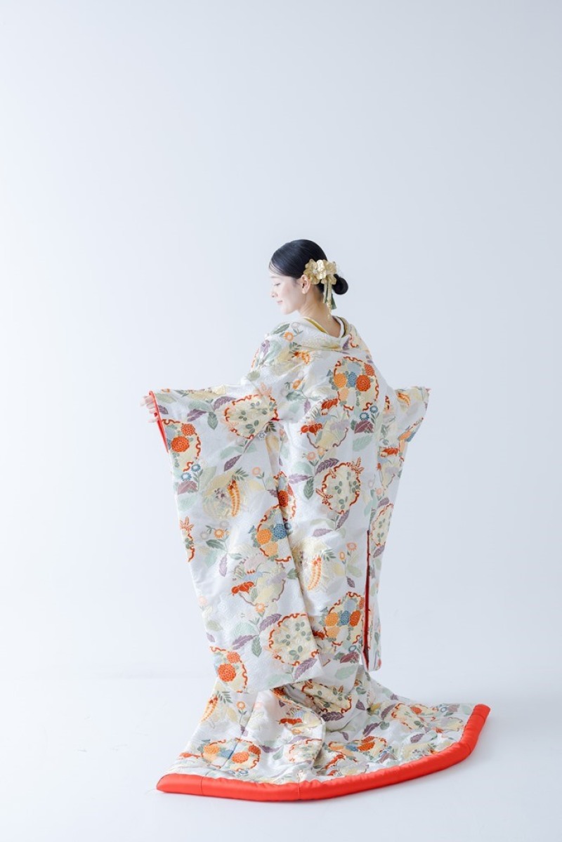 ワタベウェディング東京ベイフォトスタジオ_色打掛・着物が豊富