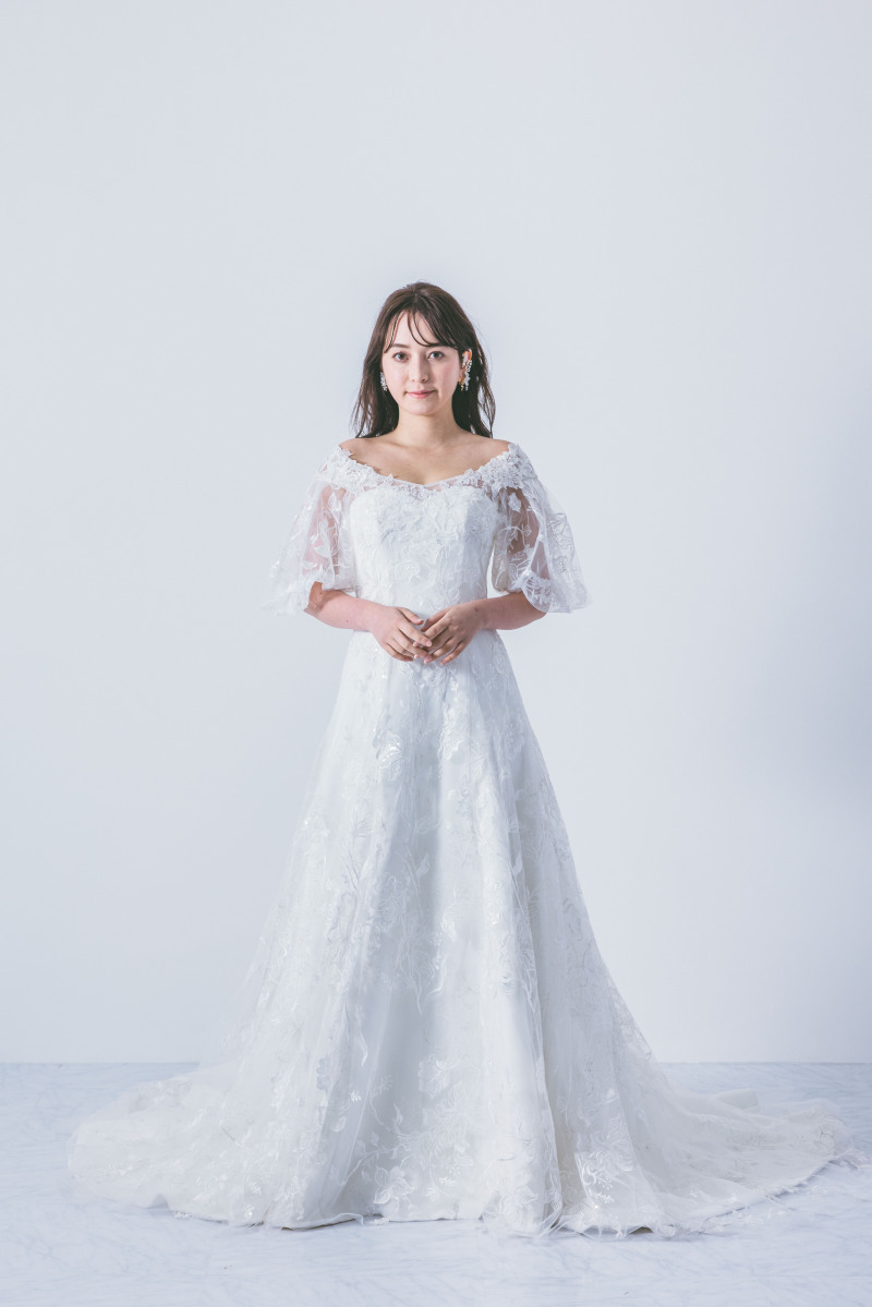 様々なラインのドレスもご用意